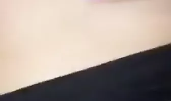 Мужик жестко выебал сексуальную красотку на большой кровати