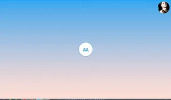 Стройная блондиночка показывает свои прелести другу по видеосвязи